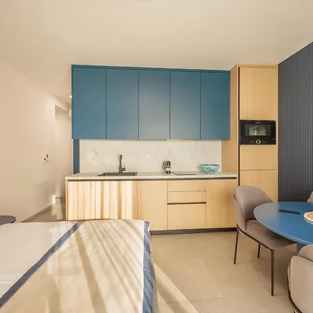 Apartament Dernaj *