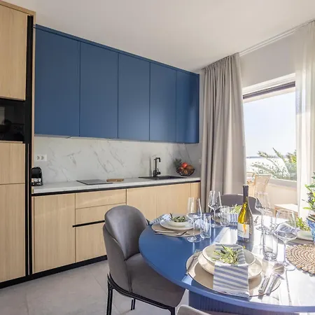 Apartament Dernaj *